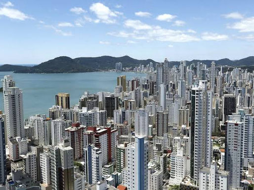 Quanto custa morar em Balneário Camboriú? Alta no aluguel e condomínio exige planejamento de quem sonha viver na “Dubai Brasileira”