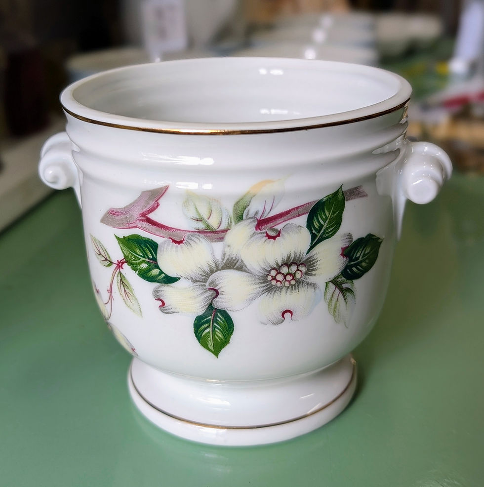 Thumbnail: Dogwood Cachepot Porcelain Gold Trim