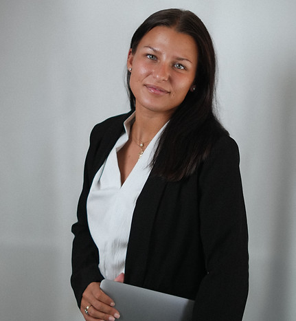 victoria headshots-44.jpg