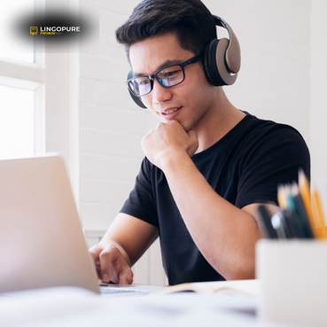 Sinh viên ngành IT học tiếng Anh CEFR với LingoPure để cải thiện kỹ năng giao tiếp công việc.