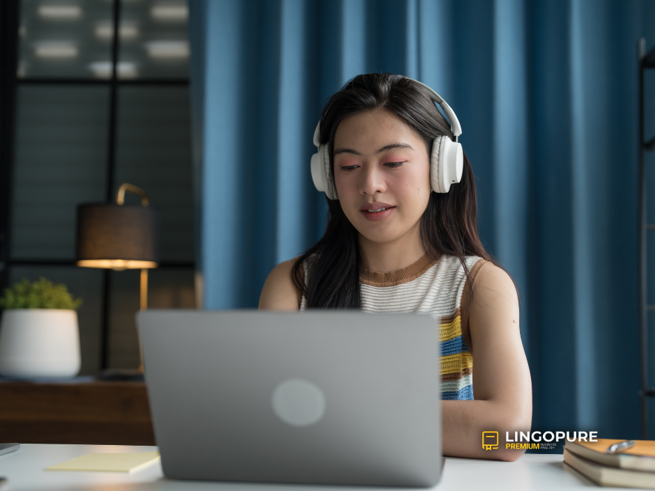 Chuyên viên tham gia bài thi CEFR speaking online để đánh giá Business English