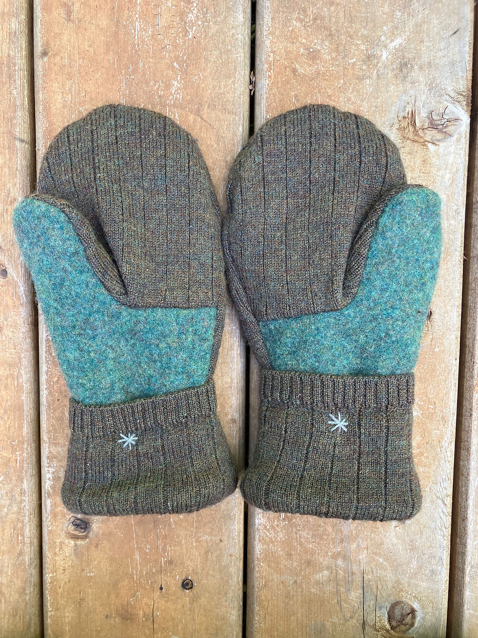 Thumbnail: Brown/green medium regular