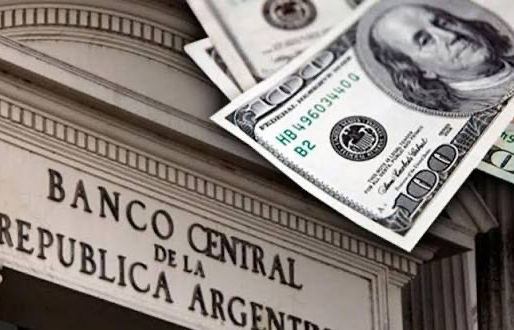 El Banco Central compró USD 1.670 millones en marzo, pero las reservas cayeron