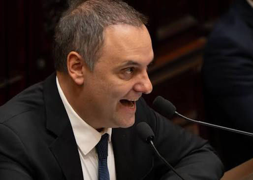 Investigan a Adorni por enriquecimiento ilícito: declaran el contratista de su casa y el hijastro de una prestamista