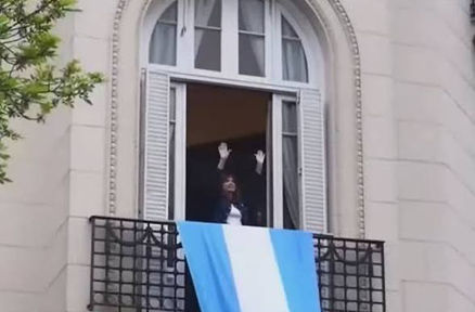 Pensión de Cristina Kirchner: el Gobierno le aplicará dos descuentos y le reducirá los 15,6 millones