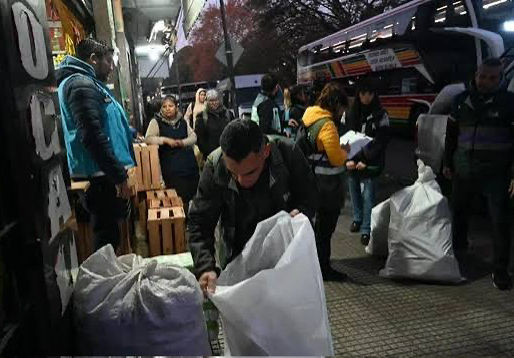 Venta ilegal callejera en CABA: subió 6,4% interanual y “Alimentos y bebidas” fue el rubro más vendido