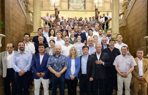 Kicillof alertó a intendentes sobre la situación fiscal de la Provincia