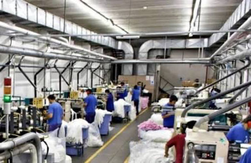 La economía frenó en abril y cayó 0,7% mensual, según el índice Ferreres