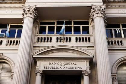 El BCRA pateó vencimientos: refinanció US$6.000 millones en REPO hasta septiembre de 2028