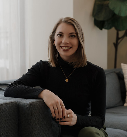 Jen Evans_Author Photo 2.jpg