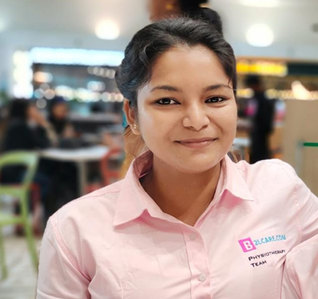 Female Physiotherapist in Kolkata