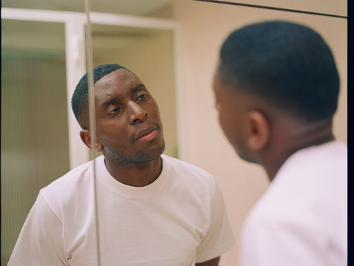 SAMM HENSHAW RETURNS WITH "TROUBLED ONES" PAINTING A VIVID PICTURE OF LOVE'S ASPIRATIONS AND DREAMS