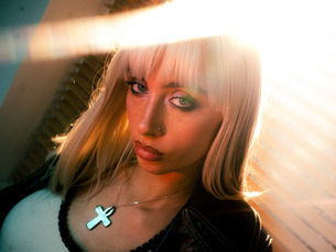 LAUREL SMITH UNLEASHES A FIERCE ANTHEM OF FEMALE RAGE 'PINK GUN'