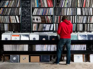 RECORD STORE DAY: A VITAL SUPPORT FOR THE MUSIC INDUSTRY'S SURVIVAL