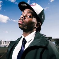 dEE TdL Blurs Genre Lines On His Vibrant Return 'Barry Allen'