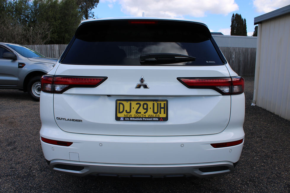 Thumbnail: 2023 Mitsubishi Outlander LS AWD 7 Seater AWD SUV