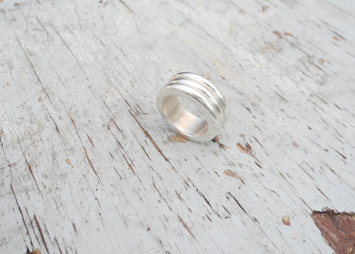 Silver triple ridge ring