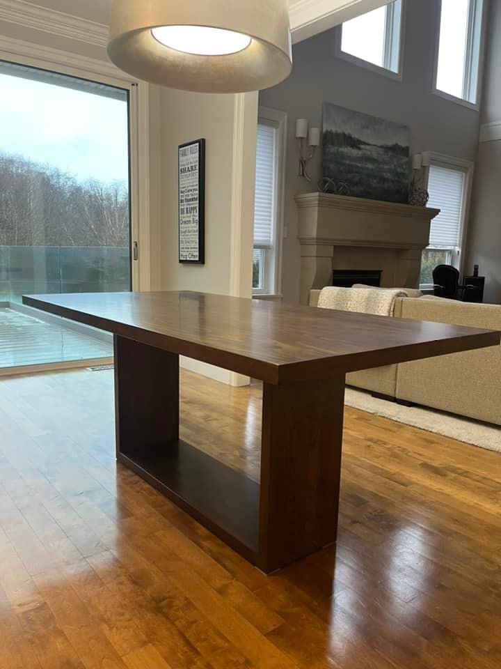 A dining table built by Pasquale's Workshop