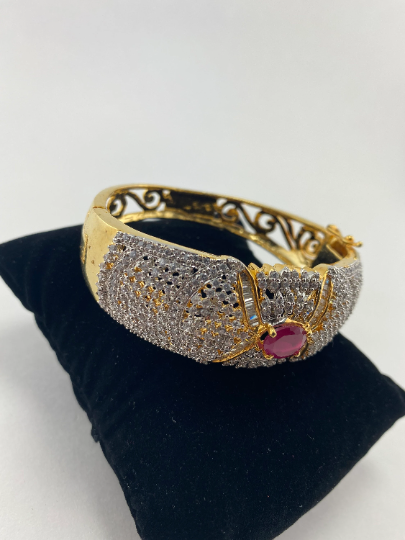 Thumbnail: Openable Bracelet