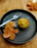 Mini-muffin salé Curcuma / Olives noires / Feta AOP