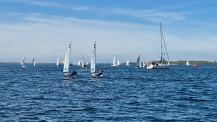 Terugblik Royal Springcup: Wind, Geduld en een Geslaagde Vuurdoop