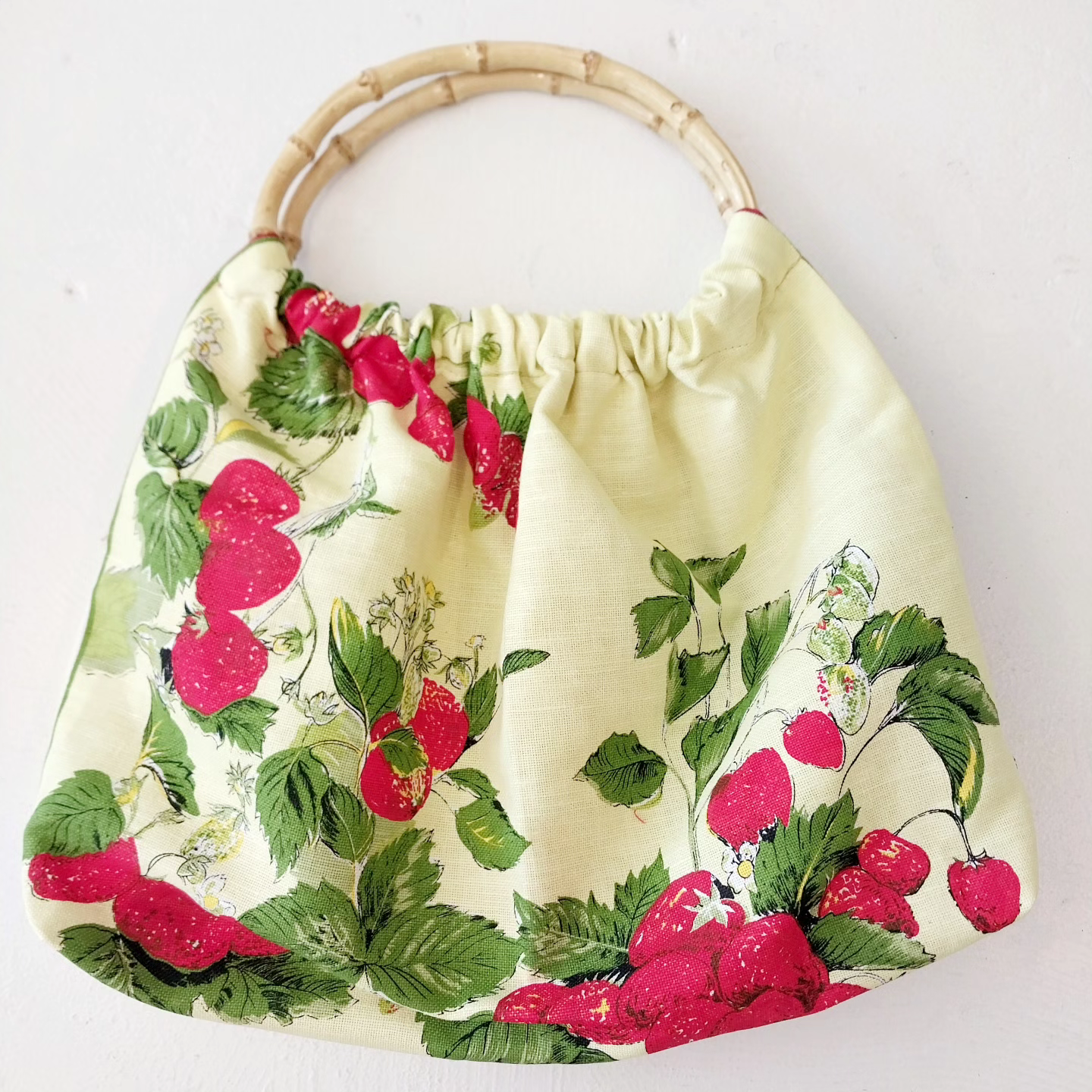 Nanna Chic handbag strawberries