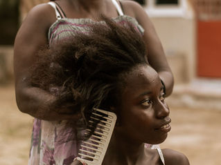 Cheveux afro des enfants : la routine simple et sans larmes