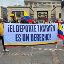 En la plaza de Bolívar de Bogotá se registra la fuerte protesta