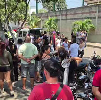 Homenaje a #charlesfigueroa hincha cucuteño muerto en #tolu #cucutadeportivo #EnVivo desde el barrio Alfonso López #cúcuta
