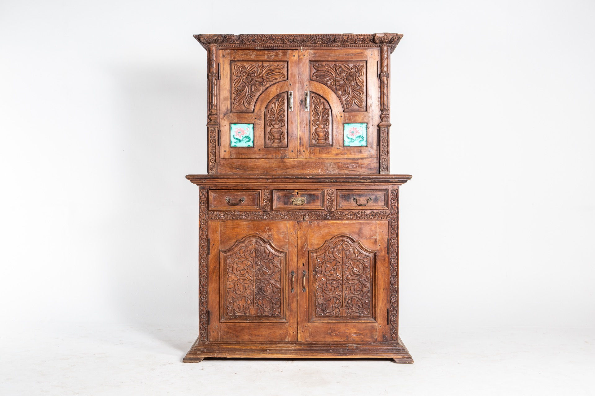 Clothing cabinet