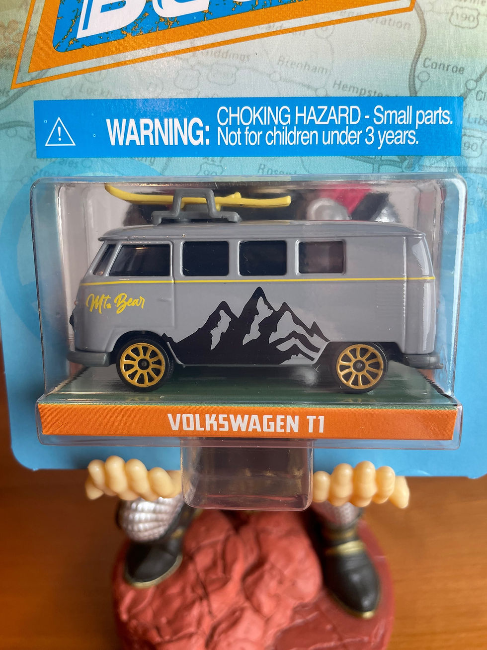Thumbnail: Jada Punch Buggy Volkswagen T1 Bus with Skis