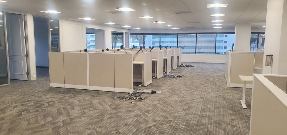 35- 6'x5' Knoll Dividends with sit/stand desks and credenz