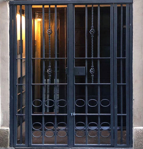 Custom security screen entrance enclosure installed by Get Real Secure. We service Brisbane's inner suburbs, including Grange, Enoggera, Kelvin Grove, Paddington, Red Hill, Teneriffe, Coorparoo, Morningside, Bulimba, Albion, Northgate, Aspley and all surrounding areas.