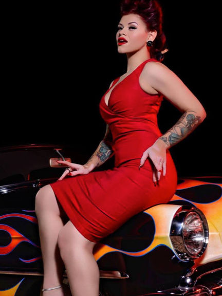 Steady Clothing, Diva red