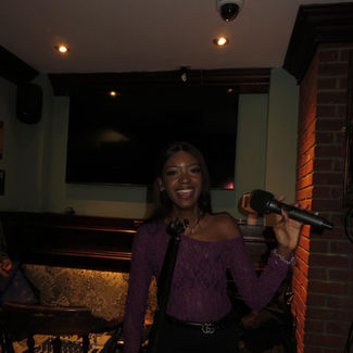 Solo singer in bar