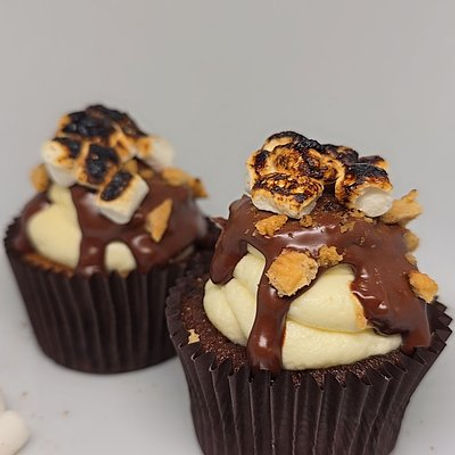 S'mores cupcakes by Fabie Bakes