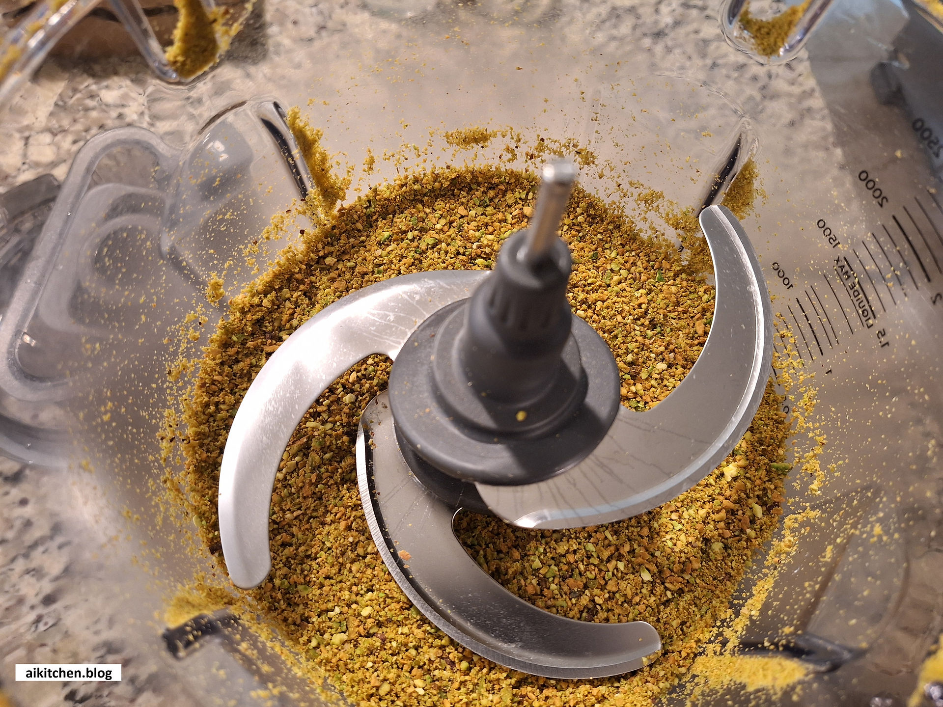 Blend pistachios .