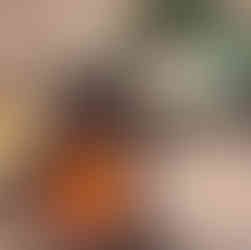 2 ½ cups (310g) all-purpose flour 2 ½ tsp baking powder ½ tsp baking soda ¼ tsp salt ⅔ cup (150g) butter, melted 1 cup (200g) sugar 3 large eggs 1 ¼ cups (300ml) whole milk 2 ½ tsp vanilla extract 1 ¼ cups (210g) chocolate chips