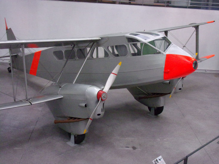 De Havilland DH 89A Dragon 01.jpeg
