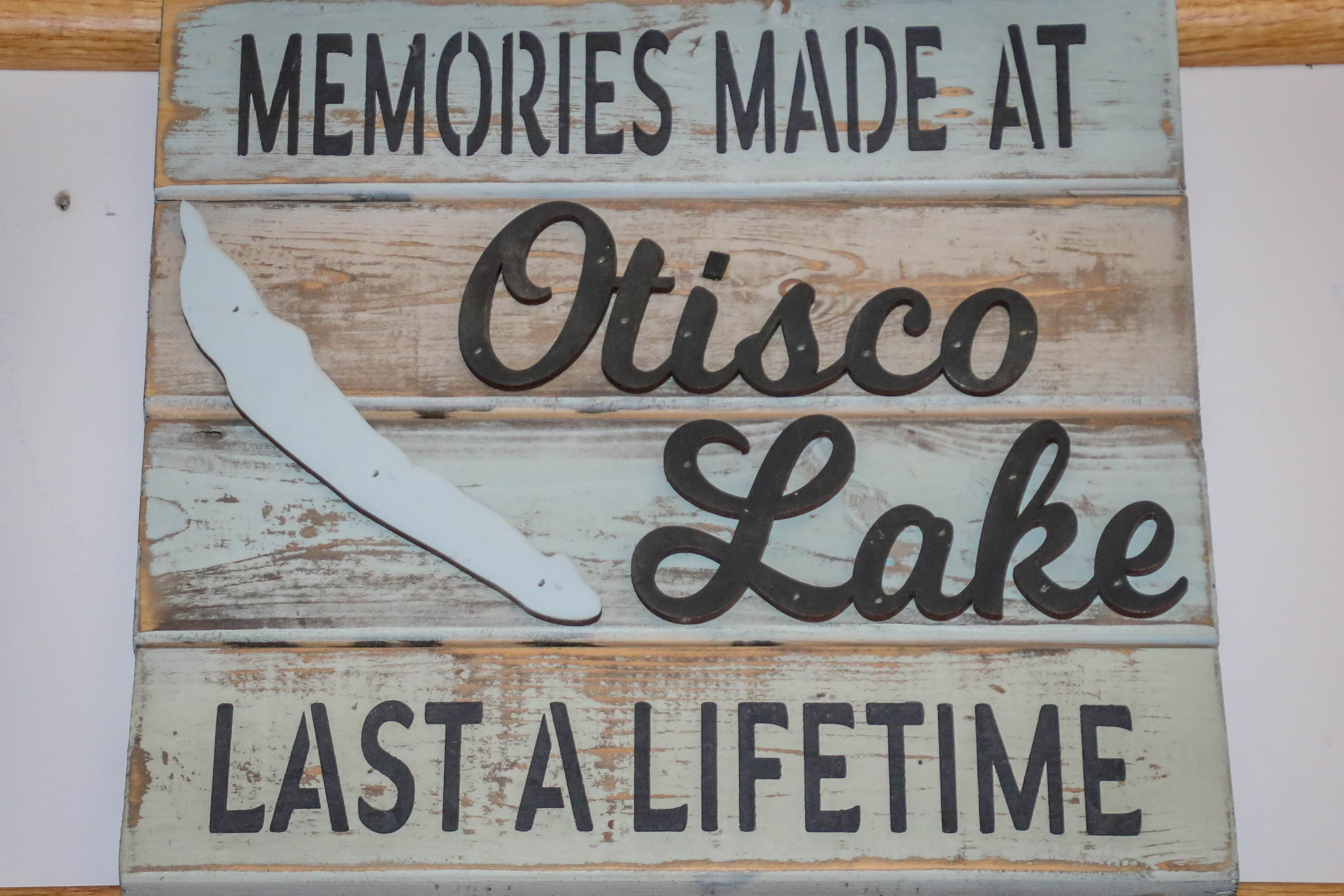 Sign at Lakeside Vista