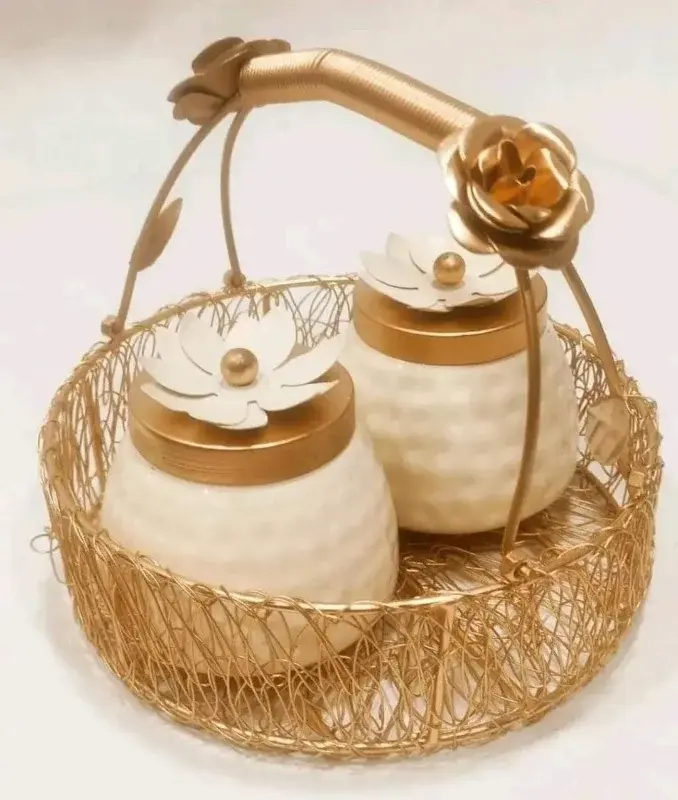 Metal wire decorative basket