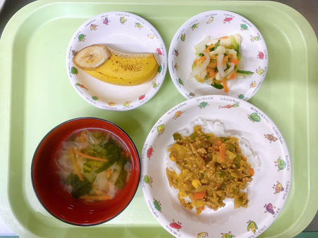本日の給食メニュー(11/06) ー梅賀山保育園 益田市保育園