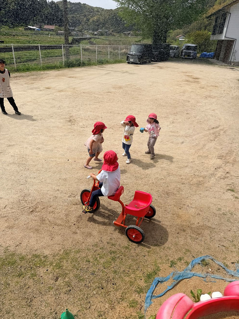 ダンスと外あそびで元気いっぱい!ー梅賀山保育園 益田市保育園