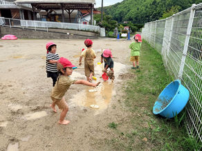 今日の天気は、雨?曇り?何できる?ー梅賀山保育園 益田市保育園