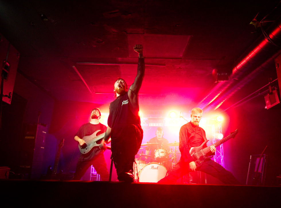 MonttuNewLevel_SplitIris (137)