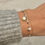 Miniature : bracelet double rang en nacre et acier inoxydable