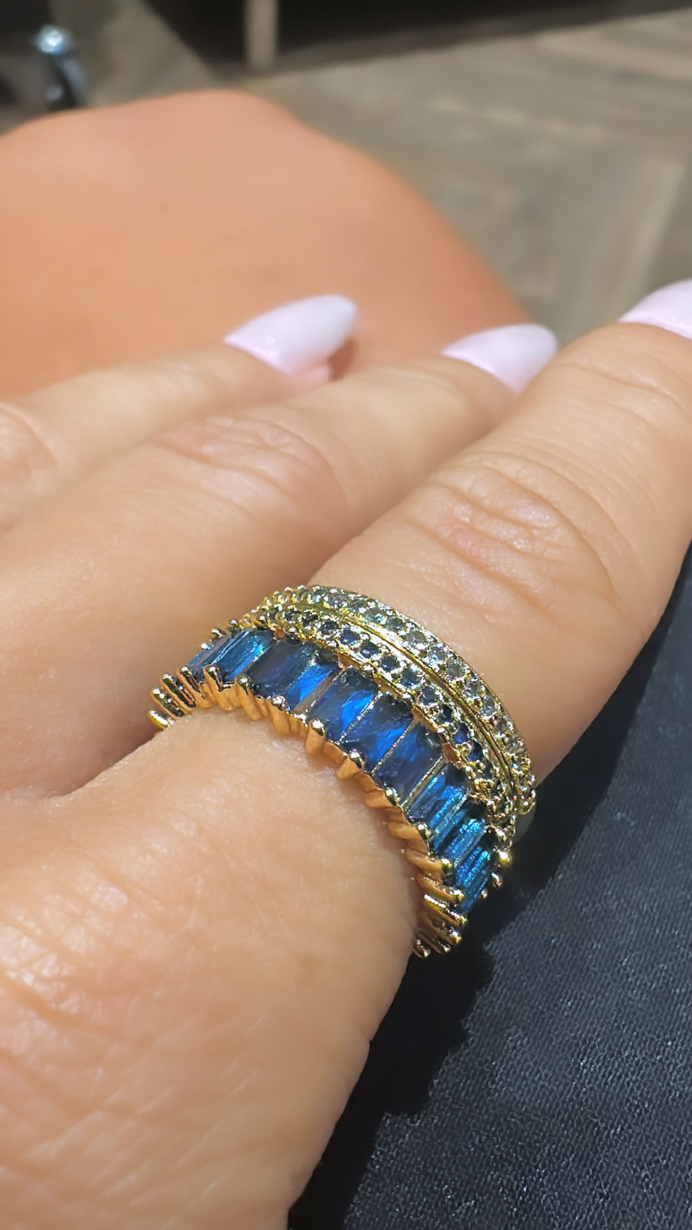 Miniature : bague fine en zircons