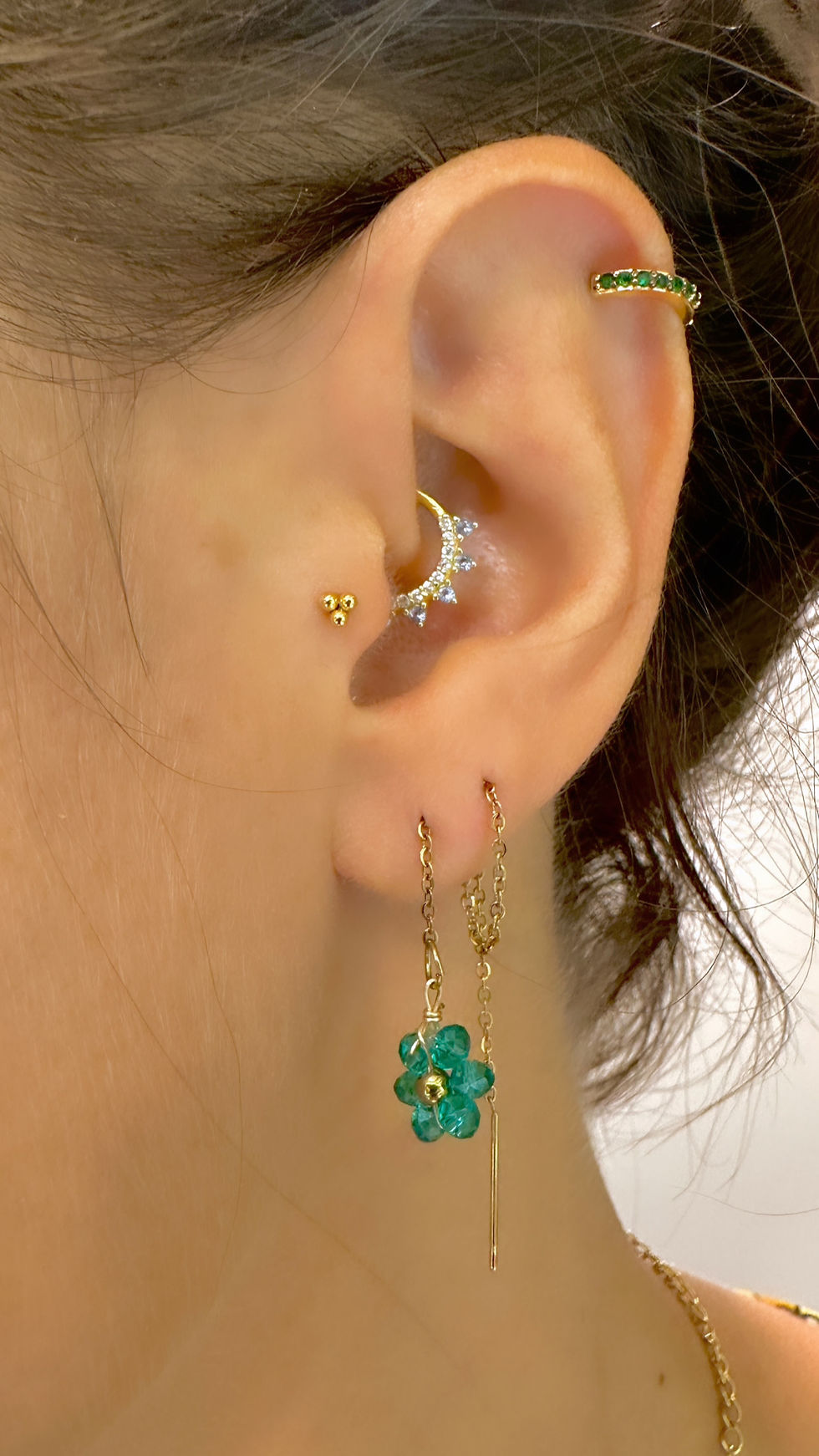 Miniature : chaine d'oreilles avec fleurs en perles