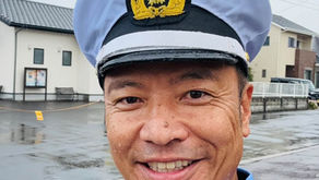 今朝は交通指導員として、子どもたちの通学の見守りを行いました。