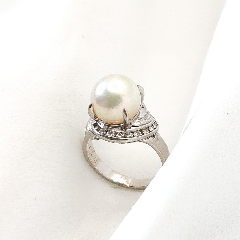 Miniatura: Anel com pérola e diamantes